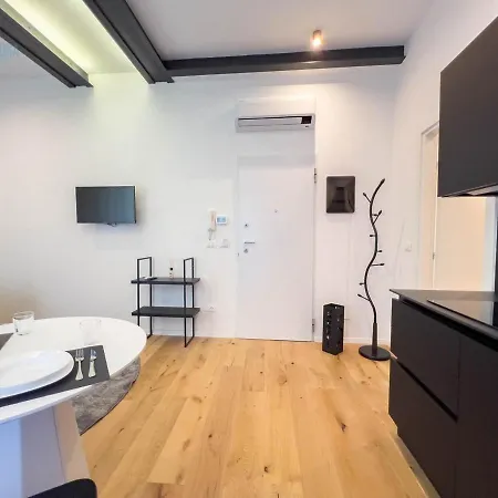 Imbriani 2 Tirabora Short Rent Appartement Triëst Buitenkant foto